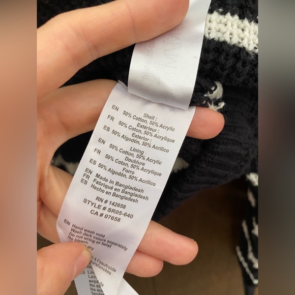 Revamped black & white striped knit sweater (M) - Picture 5 of 8